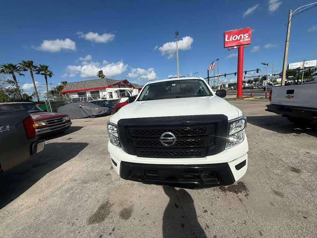 2022 Nissan Titan SV