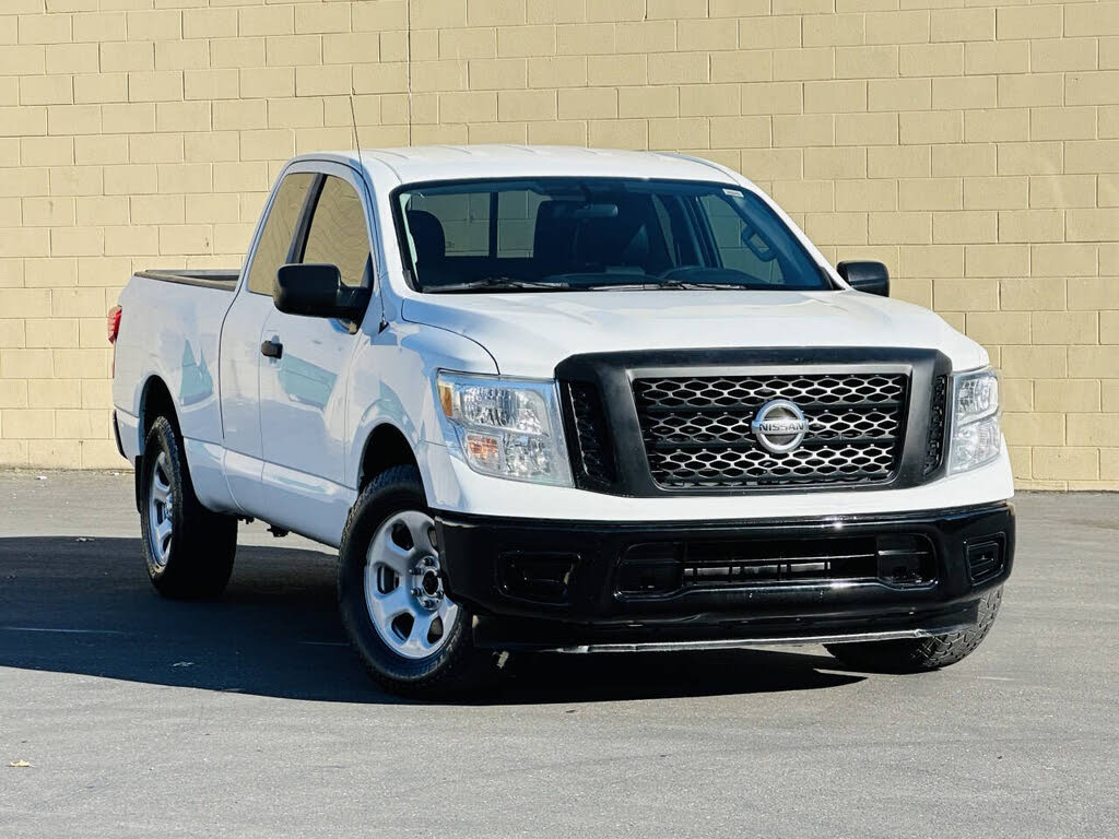 2017 Nissan Titan SV