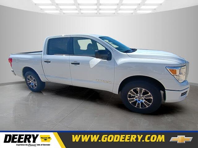 2024 Nissan Titan SV