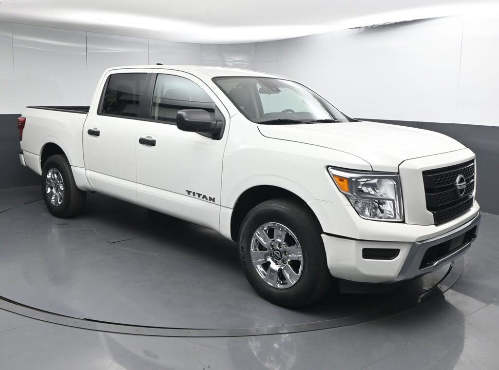 2024 Nissan Titan SV
