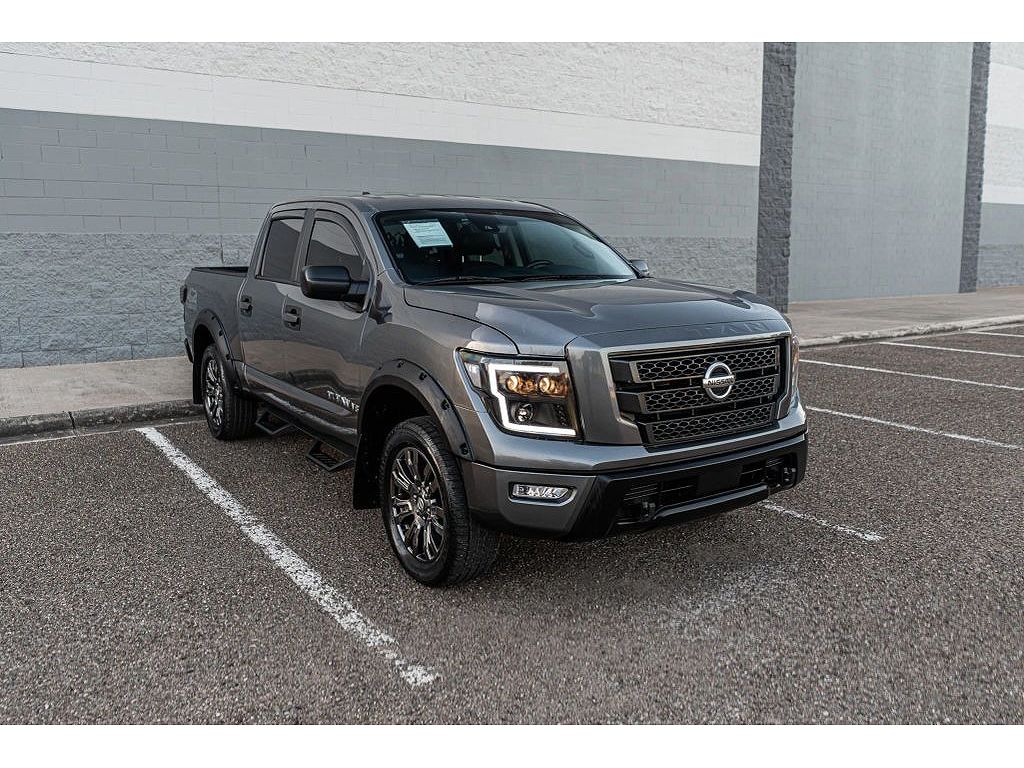 2023 Nissan Titan SV