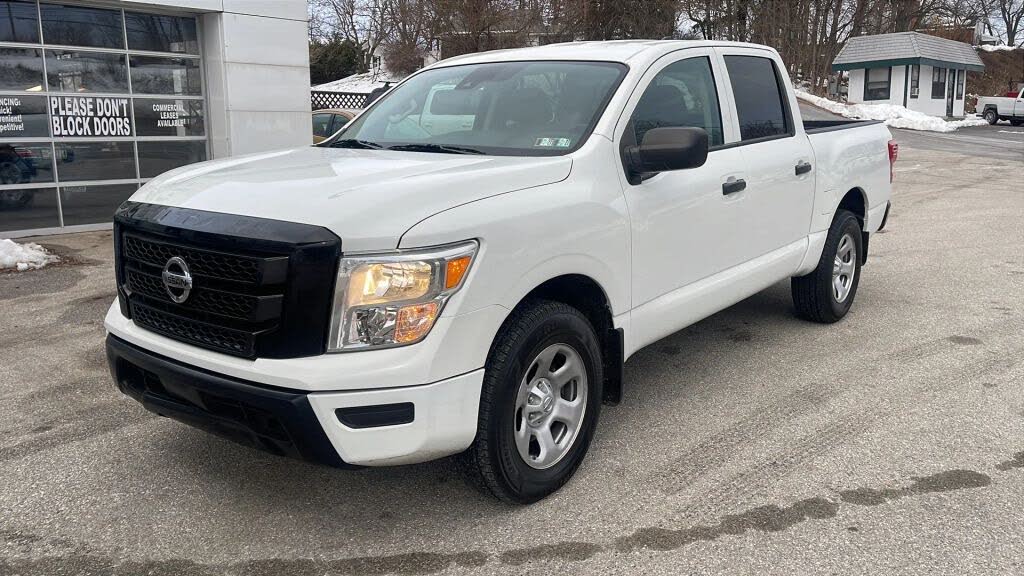 2022 Nissan Titan SV