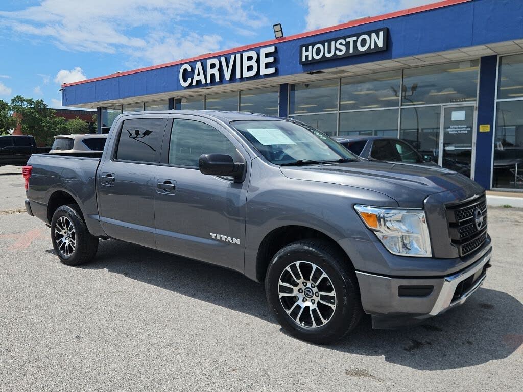 2023 Nissan Titan SV