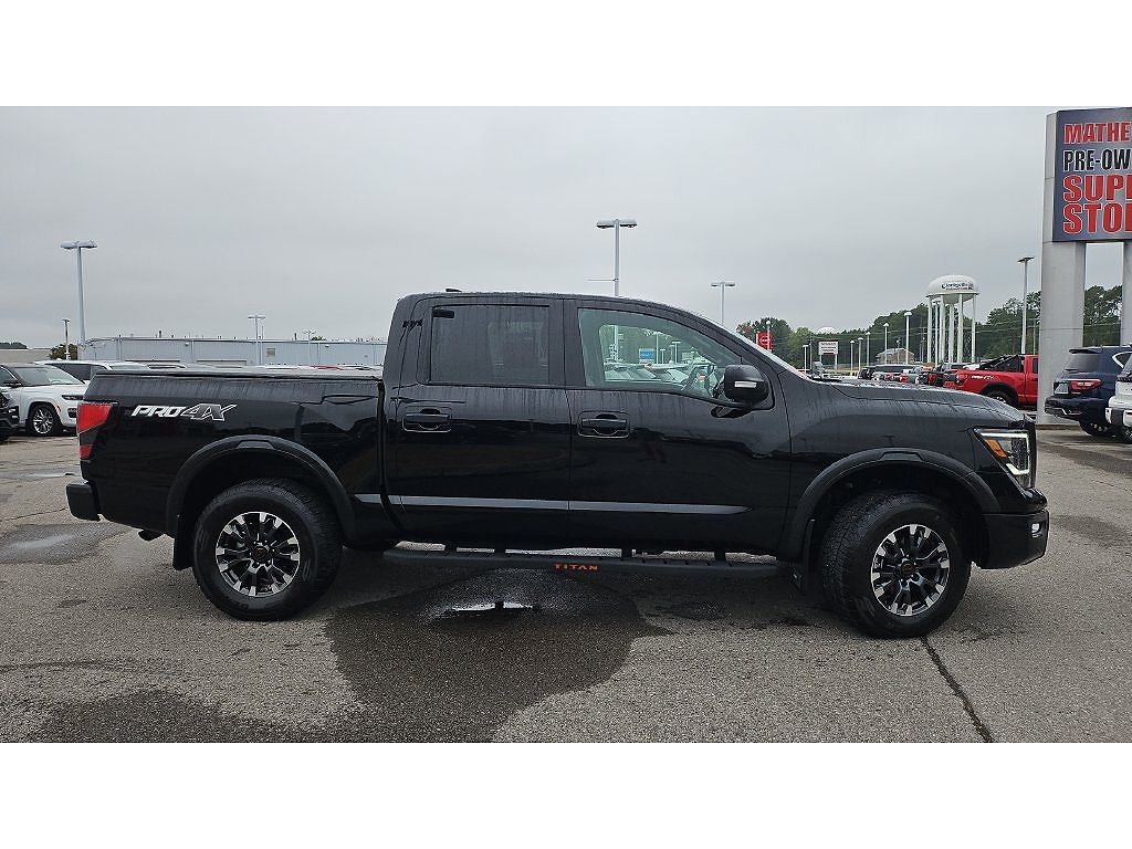 2024 Nissan TITAN Crew Cab PRO-4X®