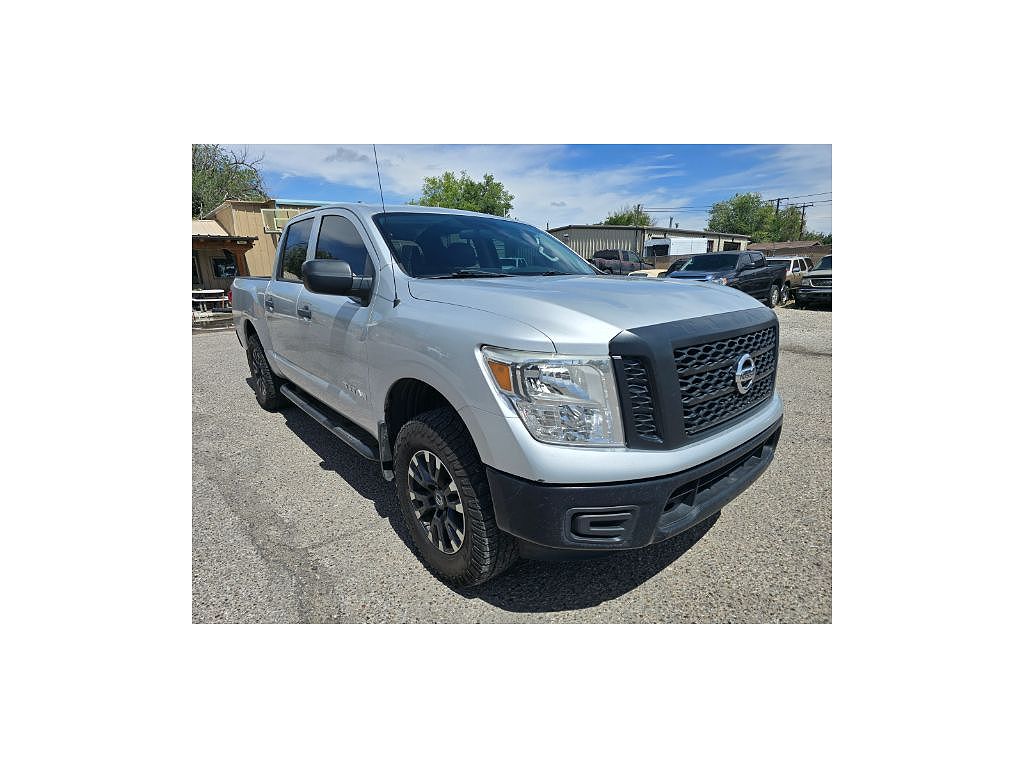 2018 Nissan Titan SV