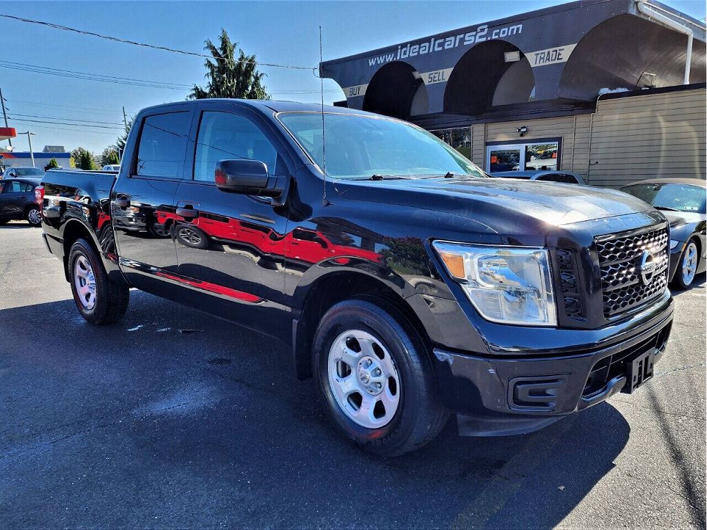 2018 Nissan Titan SV