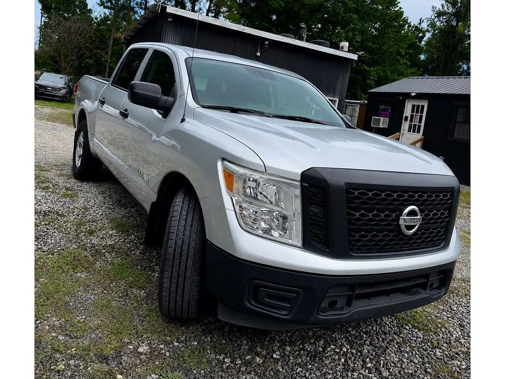 2018 Nissan Titan SV
