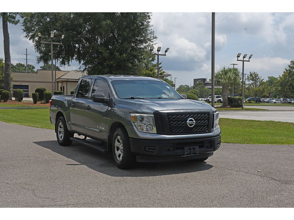 2017 Nissan Titan SV