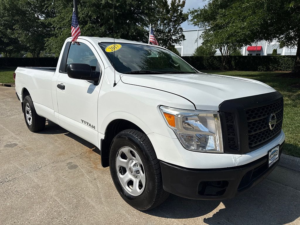 2017 Nissan Titan SV