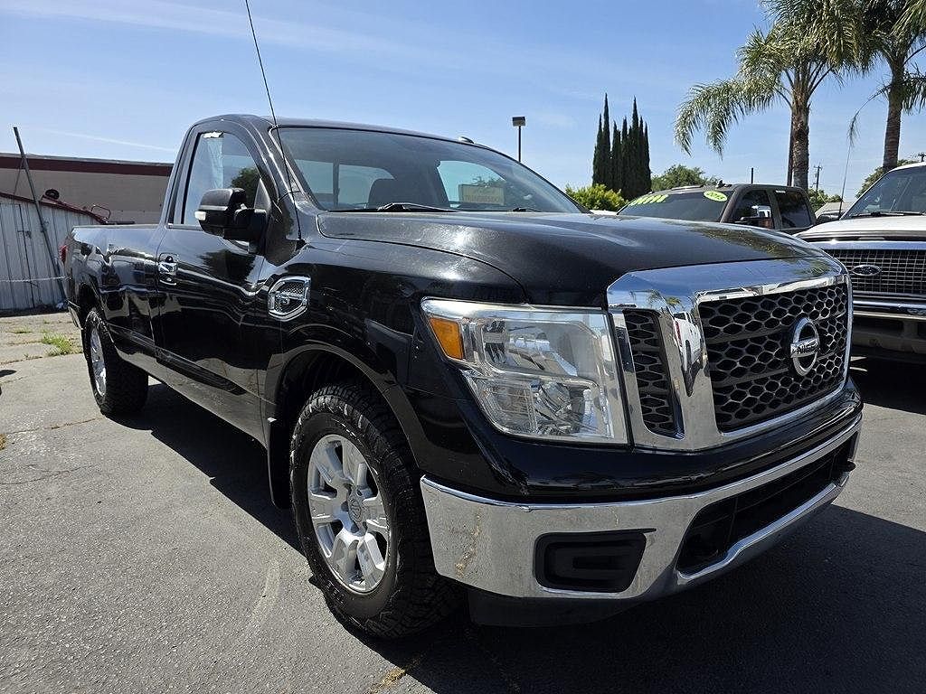 2017 Nissan Titan SV