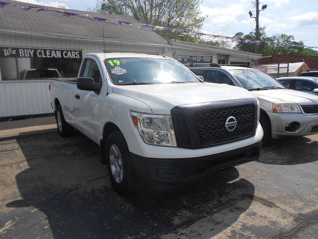 2019 Nissan Titan SV