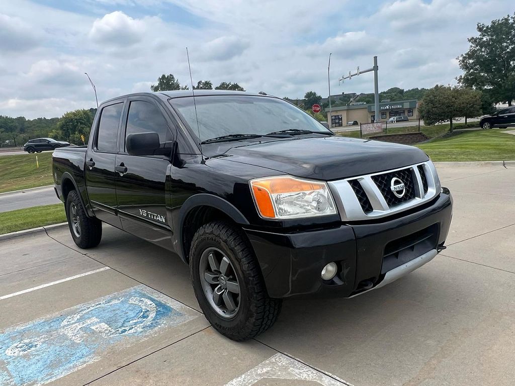 2014 Nissan Titan SV
