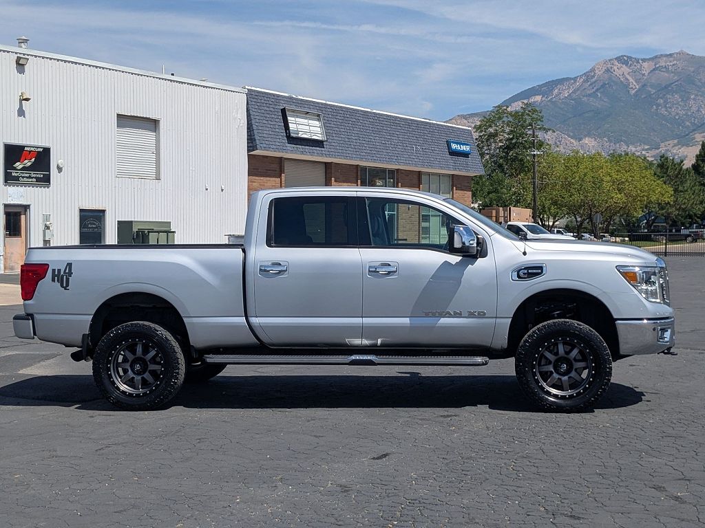 2017 Nissan Titan XD SV