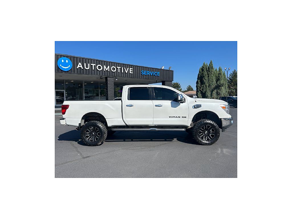 2017 Nissan Titan XD SL