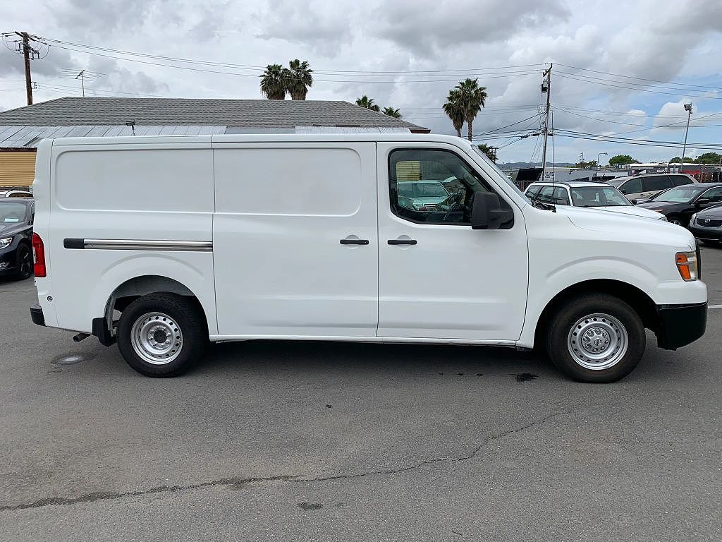 2016 Nissan NV 2500 SL