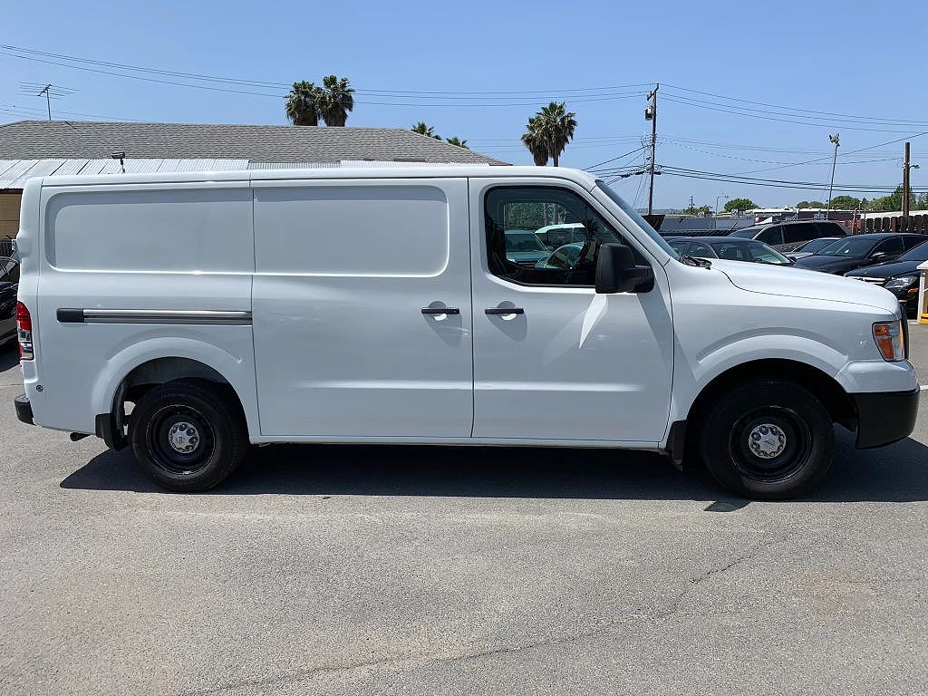 2016 Nissan NV 2500 SL