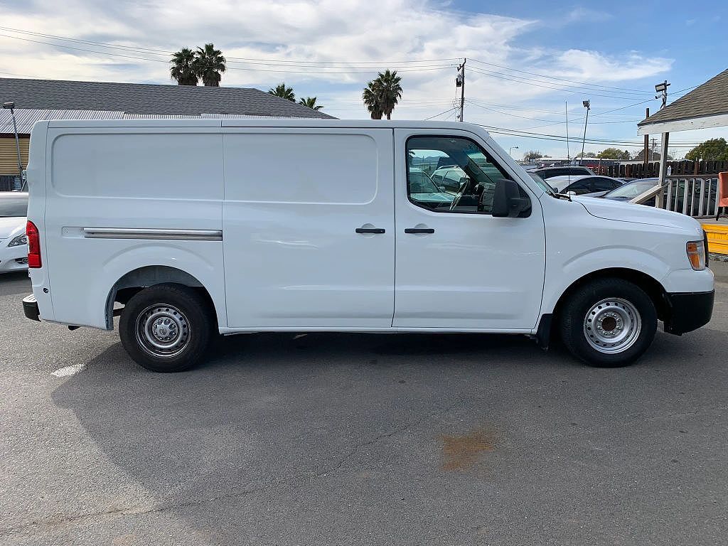 2016 Nissan NV 2500 SL