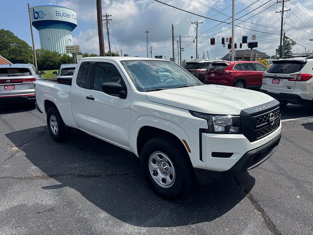 2024 Nissan Frontier SV