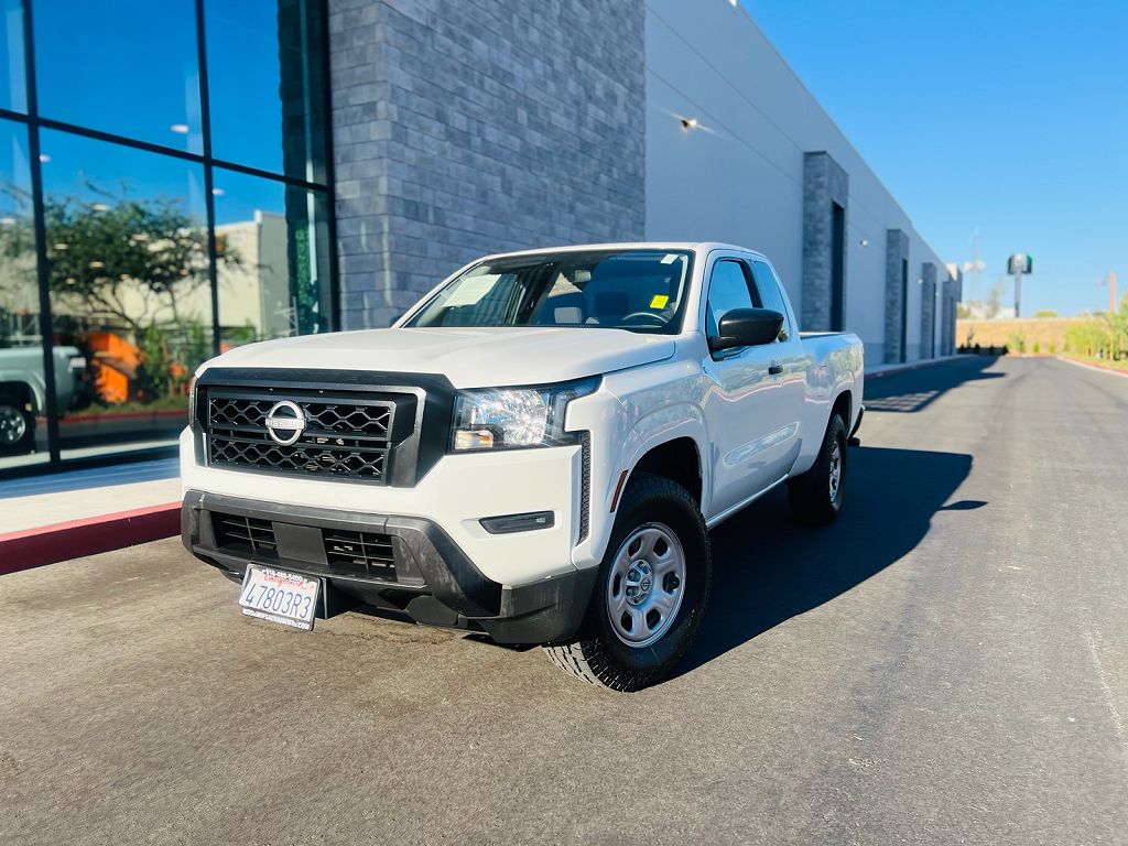 2023 Nissan Frontier SV