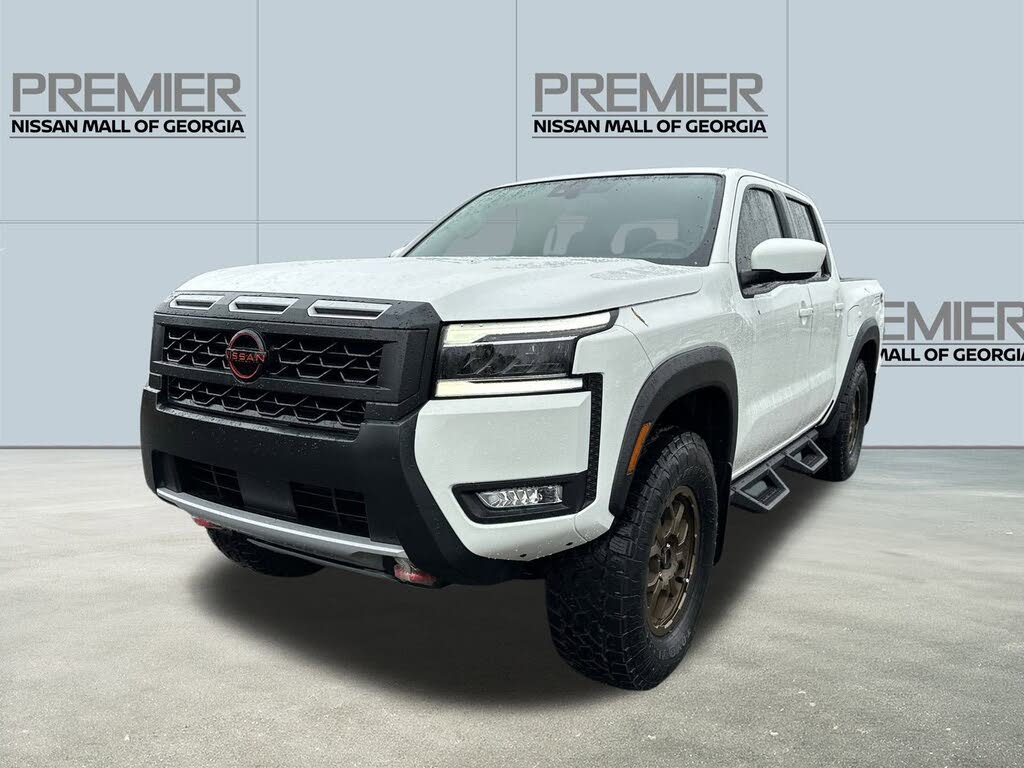 2025 Nissan Frontier SL