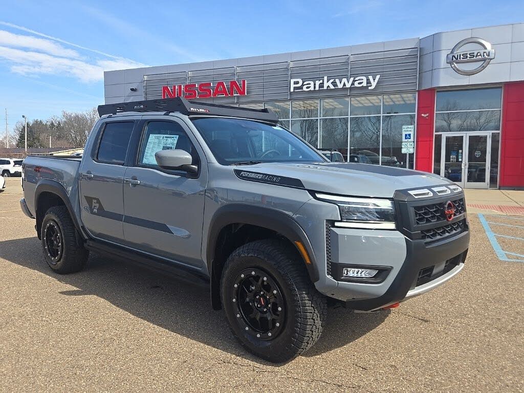 2025 Nissan Frontier SL