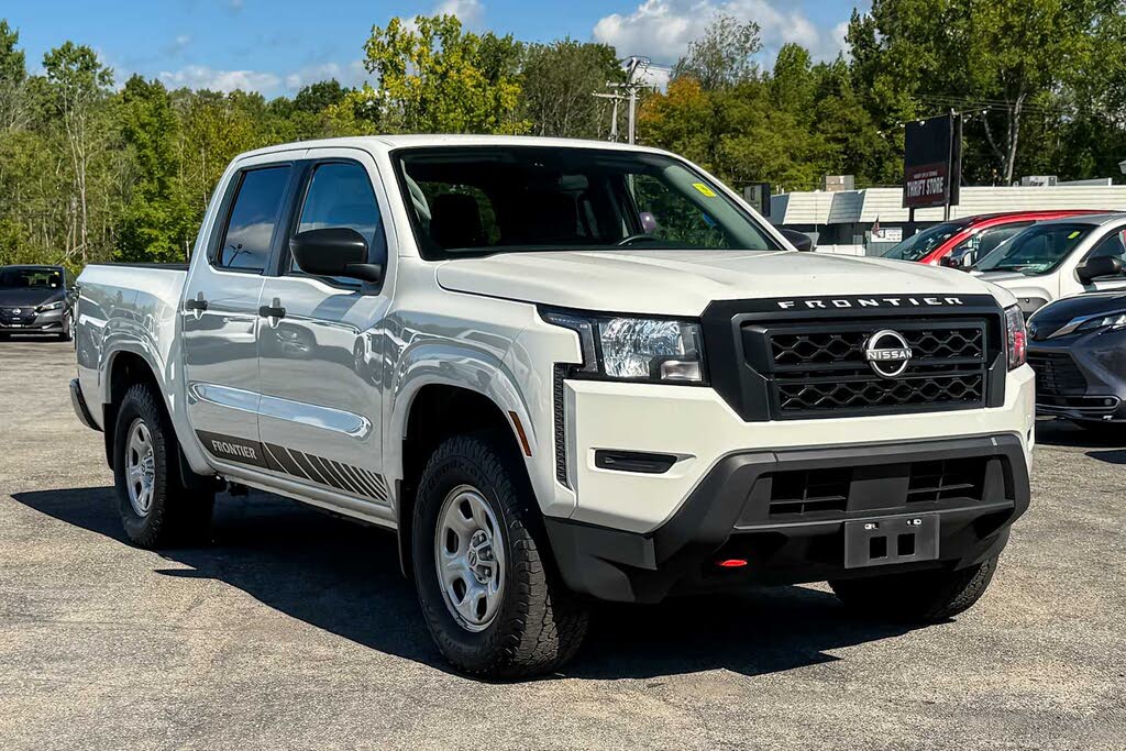 2023 Nissan Frontier SV