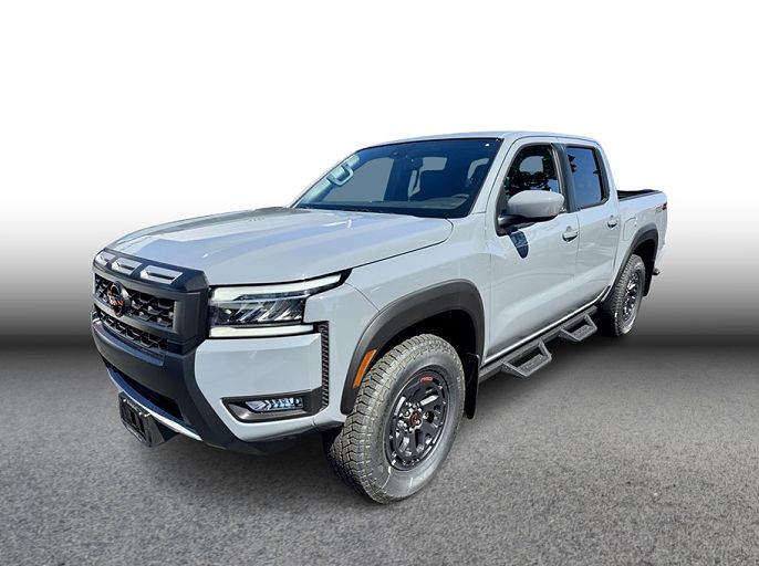 2025 Nissan Frontier SL