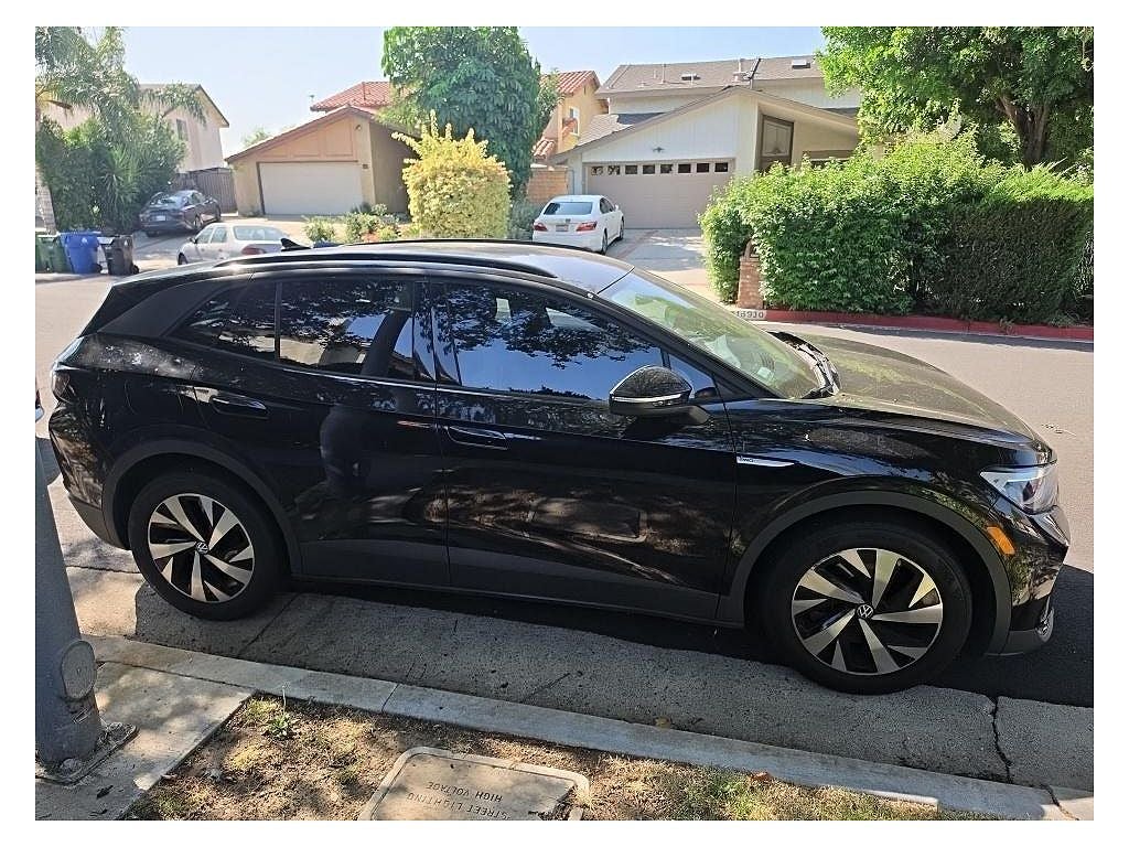 2023 Volkswagen ID.4 photo 1