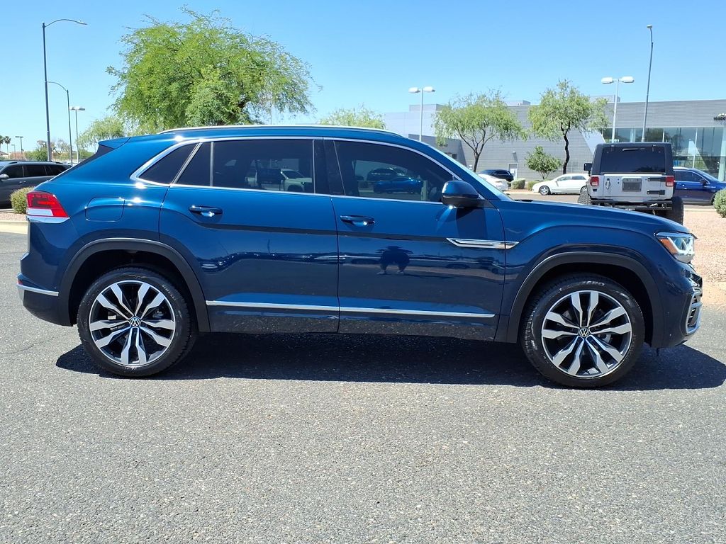 2022 Volkswagen Atlas Cross Sport 3.6L V6 SEL Premium R-Line