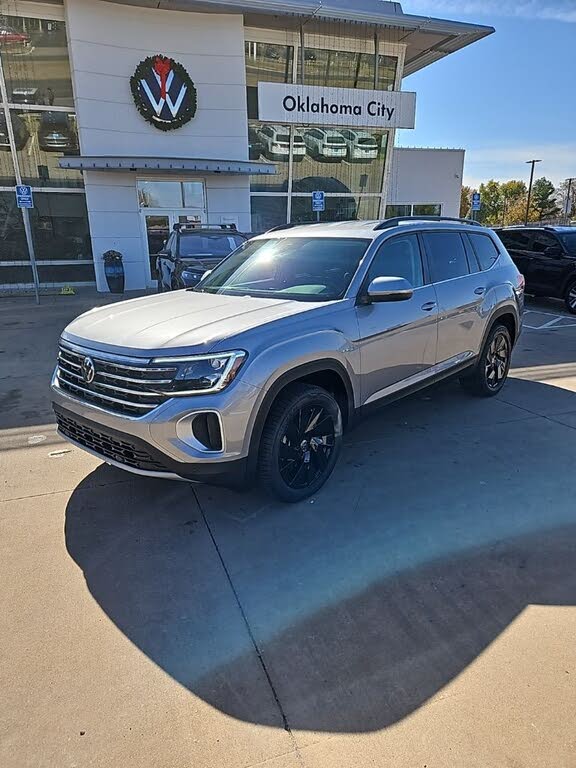 2026 Volkswagen Atlas SE w/Technology