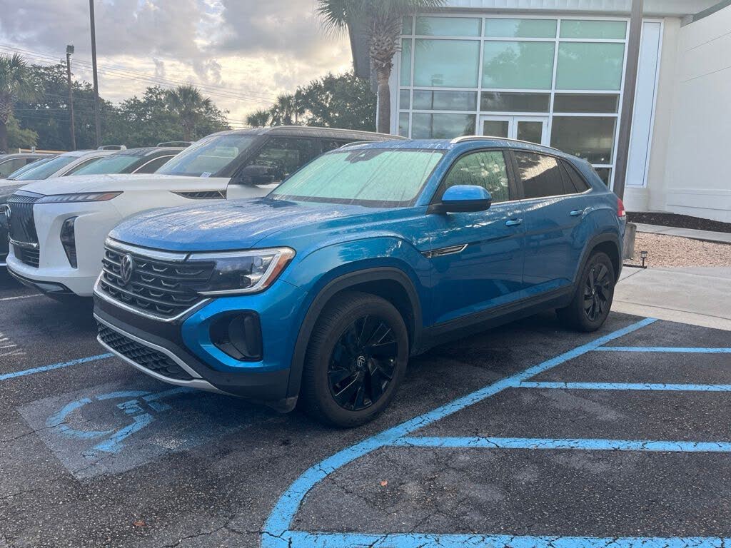 2024 Volkswagen Atlas Cross Sport SE w/Technology