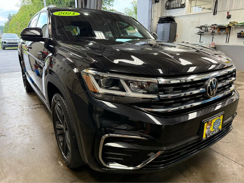 2021 Volkswagen Atlas SE w/Technology R-Line