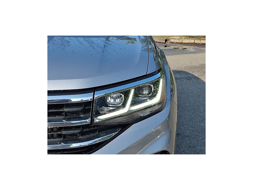 2022 Volkswagen Atlas Cross Sport SEL R-Line