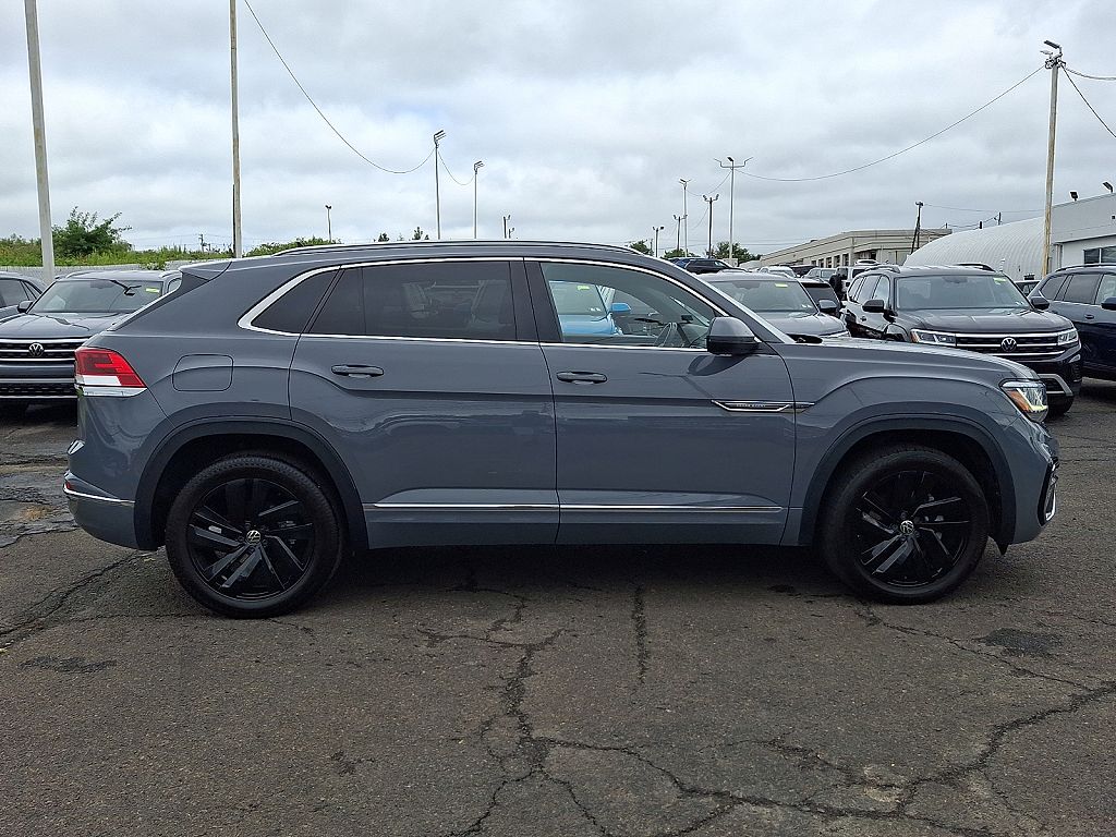 2022 Volkswagen Atlas Cross Sport 2.0T SEL R-Line