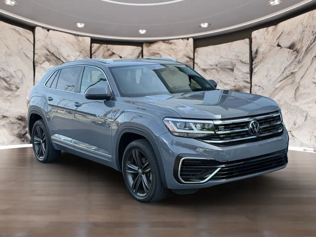 2022 Volkswagen Atlas Cross Sport SEL R-Line