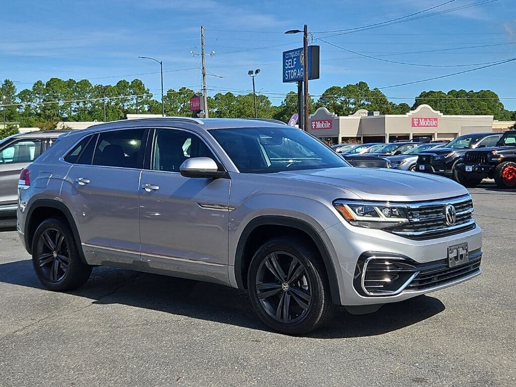 2022 Volkswagen Atlas Cross Sport SEL R-Line