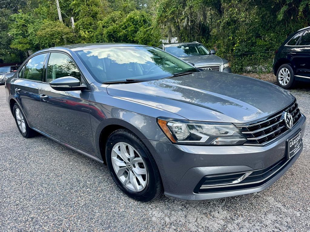 2018 Volkswagen Passat R-Line