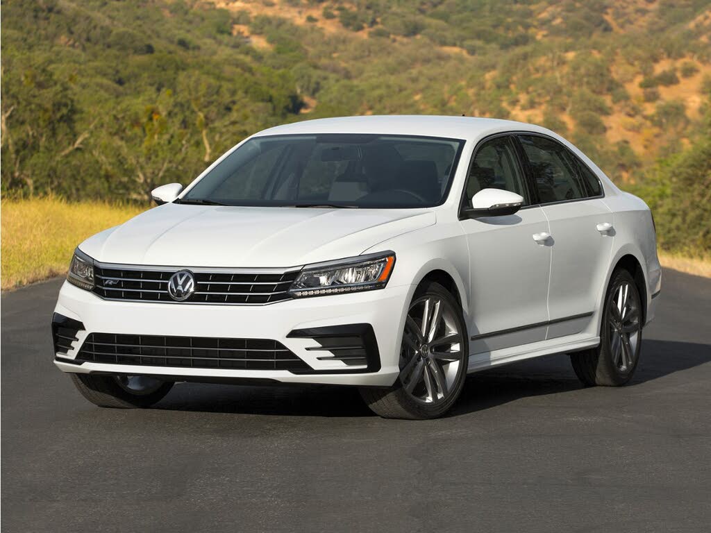 2018 Volkswagen Passat R-Line
