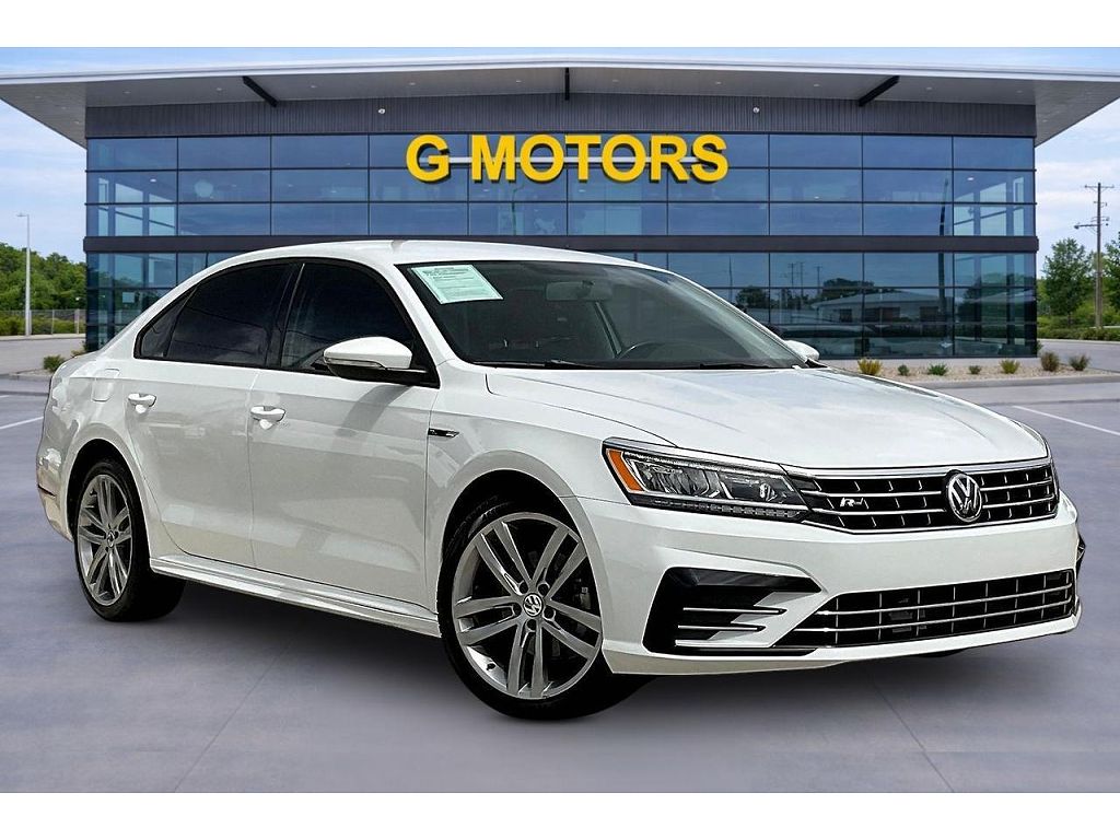 2018 Volkswagen Passat R-Line