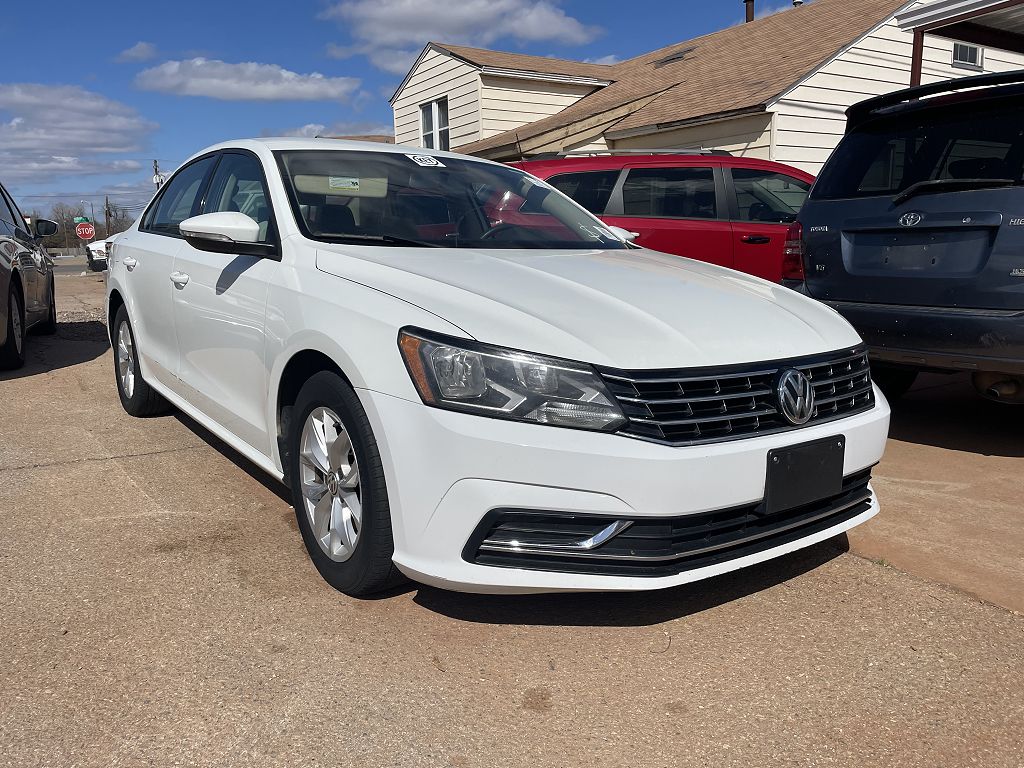 2018 Volkswagen Passat R-Line