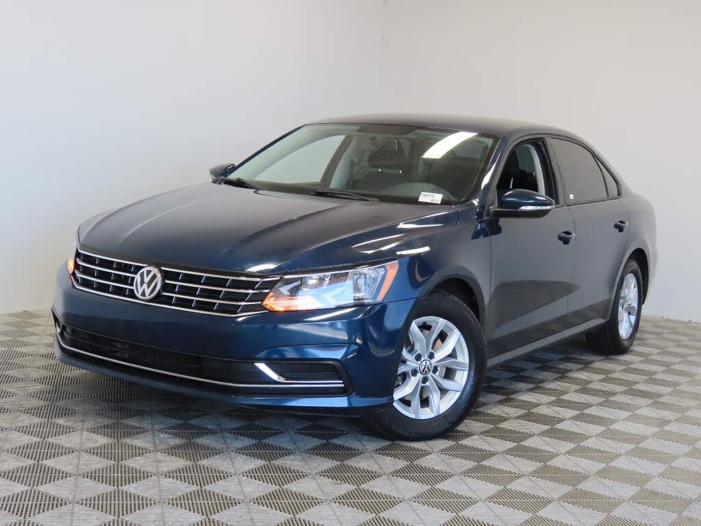 2018 Volkswagen Passat R-Line