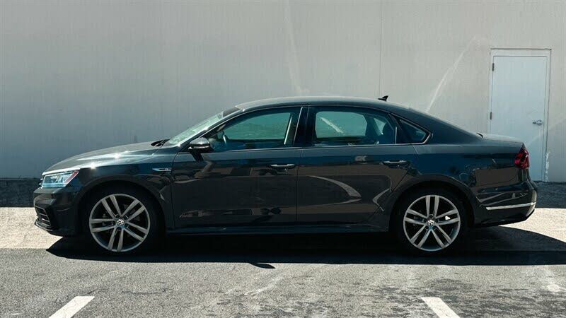 2018 Volkswagen Passat 2.0T R-Line TURBO KING ! LUXURY LINE !