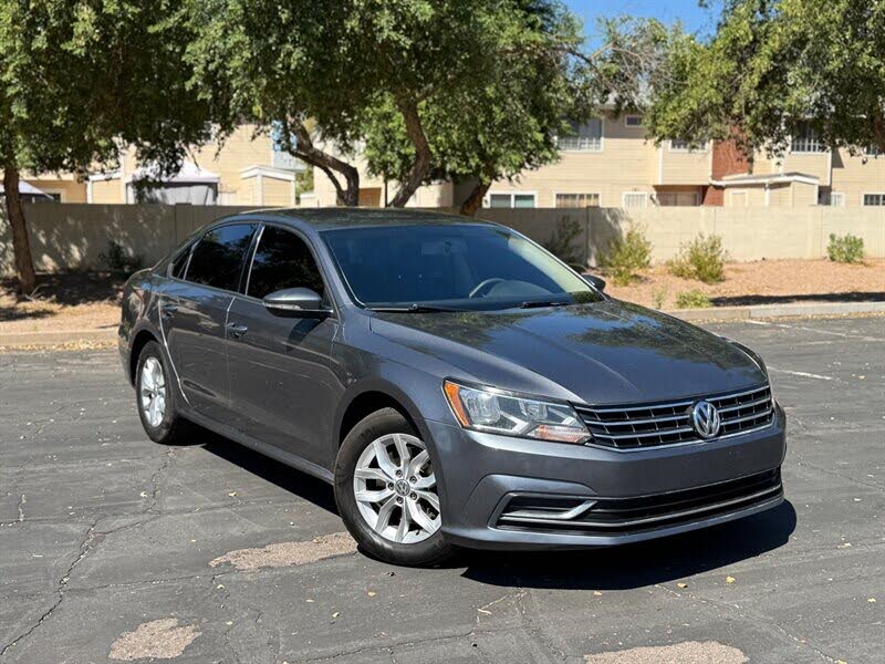 2018 Volkswagen Passat R-Line