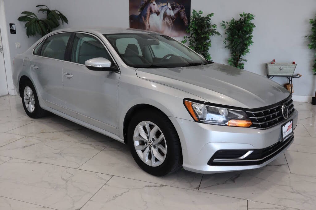 2017 Volkswagen Passat S