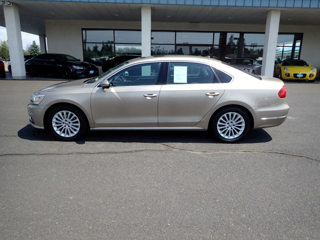 2016 Volkswagen Passat SE w/Technology
