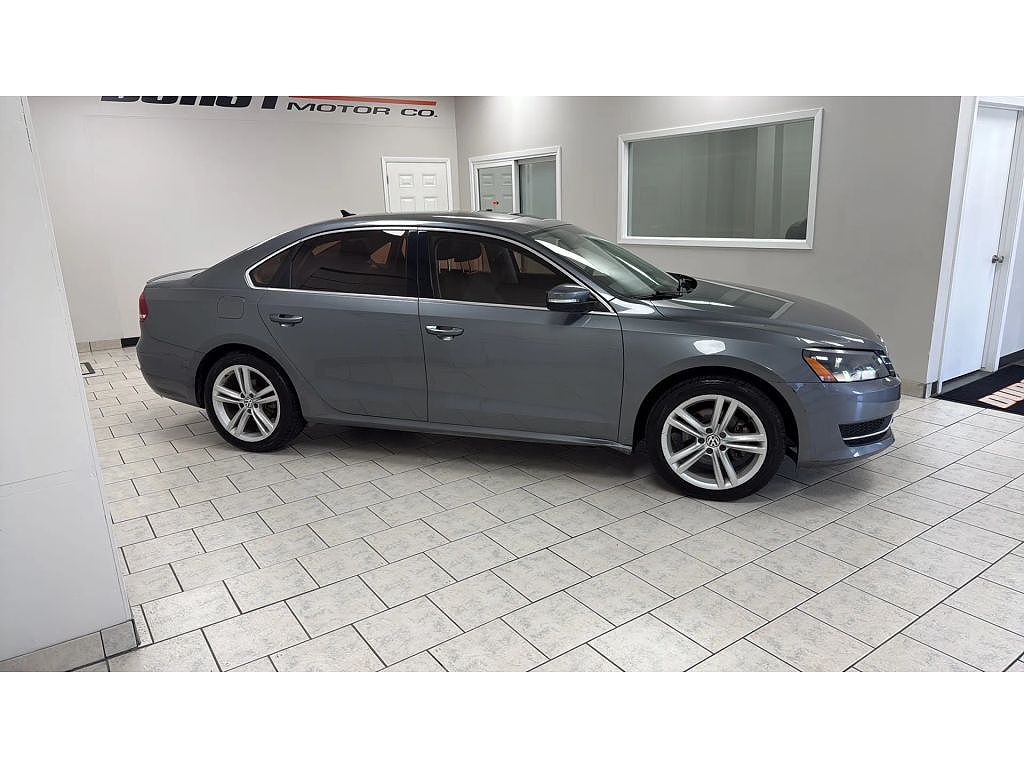 2014 Volkswagen Passat 1.8T Sport