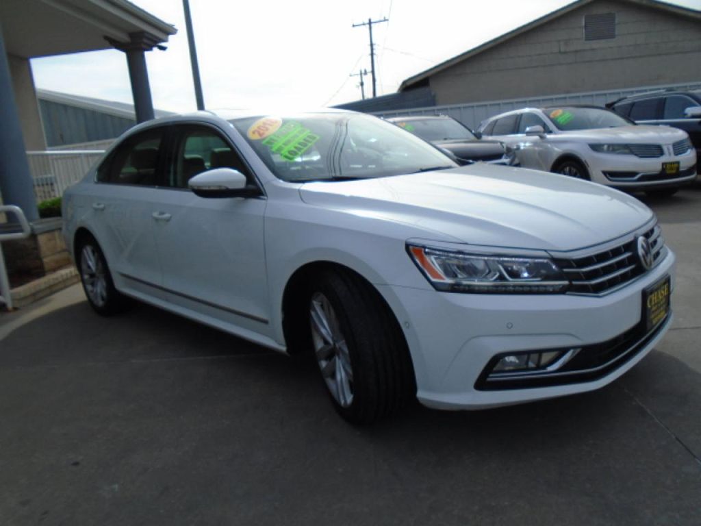 2018 Volkswagen Passat SEL Premium