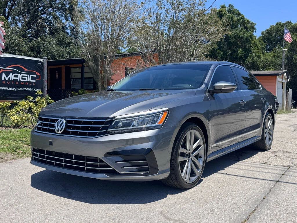 2017 Volkswagen Passat R-Line