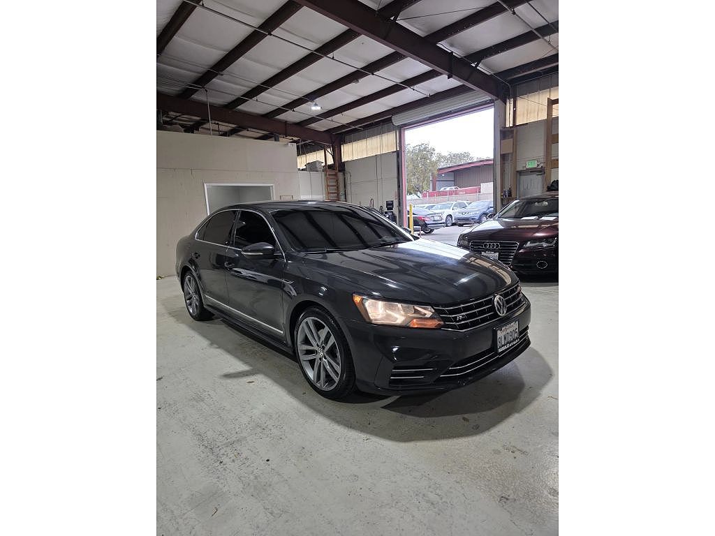 2017 Volkswagen Passat R-Line