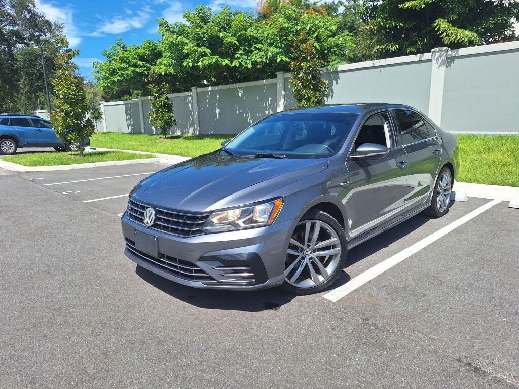 2017 Volkswagen Passat R-Line